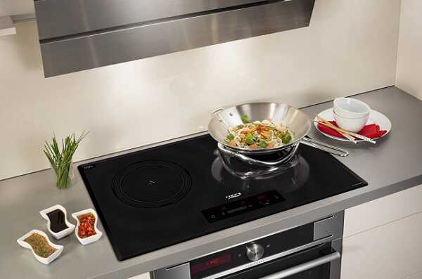 bếp từ báo lỗi E2